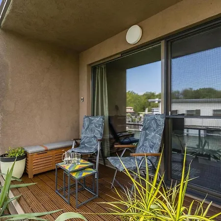 The Root Your Charming Floating *