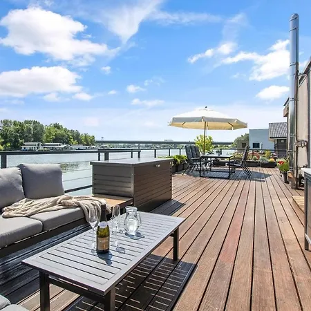 Villa The Root Your Charming Floating Bratislava