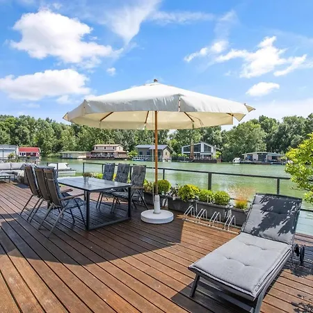 The Root Your Charming Floating Bratislava