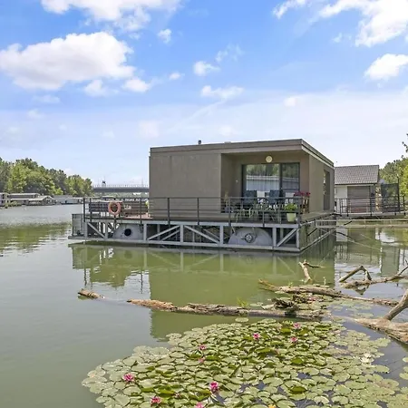 Villa The Root Your Charming Floating