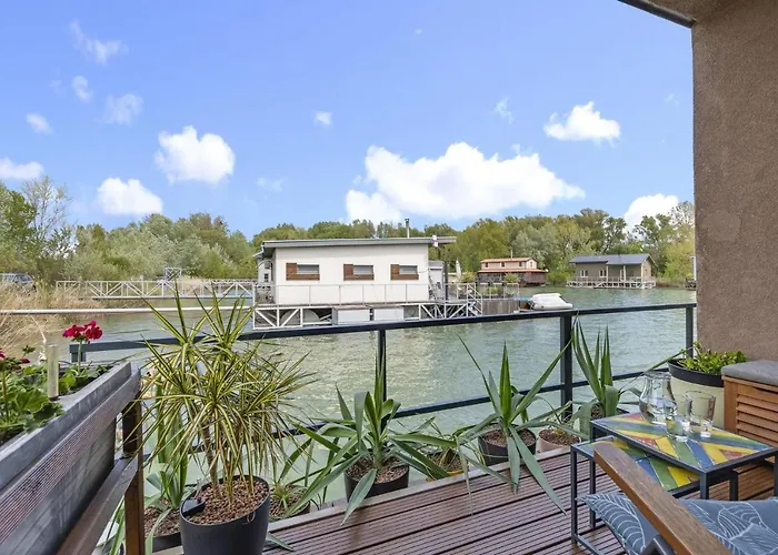 The Root Your Charming Floating * Pozsony