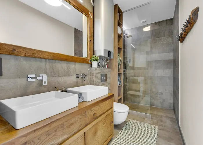 The Root Your Charming Floating Villa Pozsony